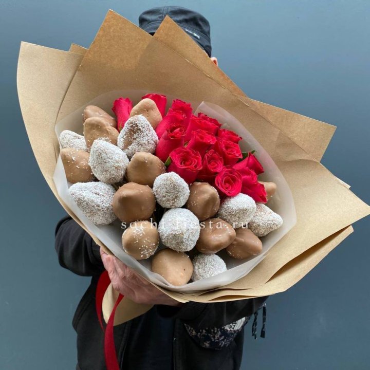 Розы и клубника в шоколаде Мерси в Астрахани