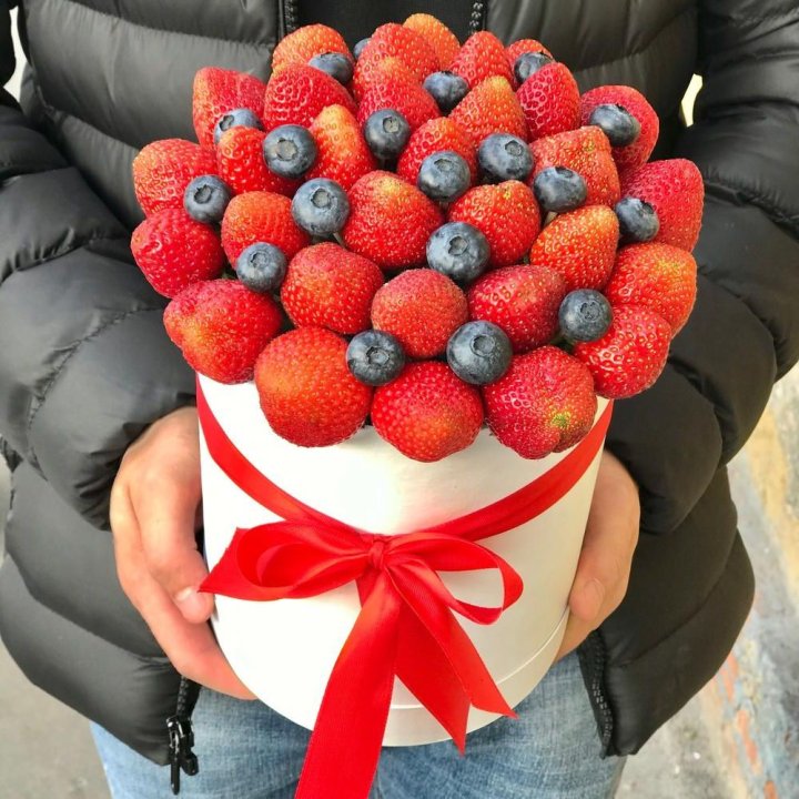 Клубничный бокс №3 в Астрахани