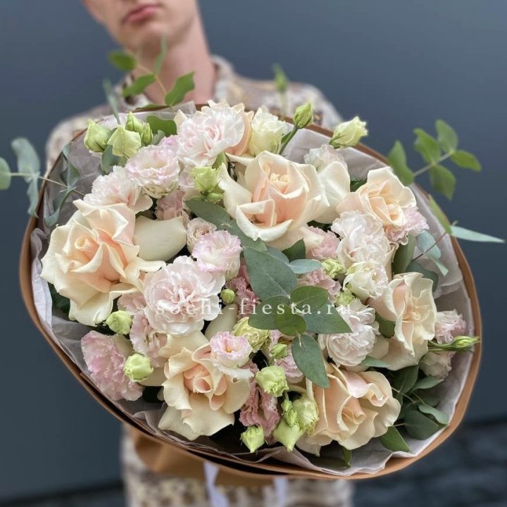  Букет кремовых роз "Мокко" в Астрахани