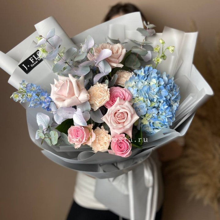 Букет с гортензией № 4 в Астрахани