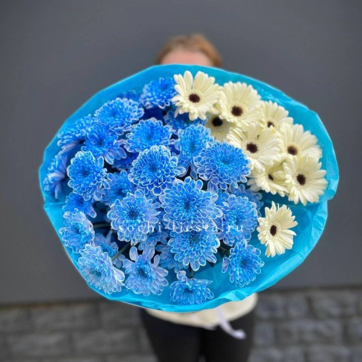 Букет хризантем и гербер в Астрахани