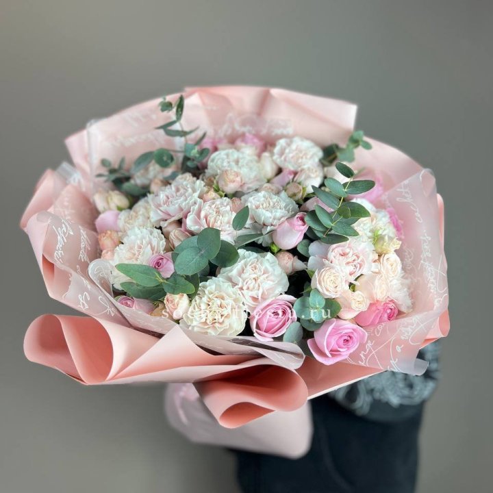  Букет  "Любовь в её глазах" в Астрахани