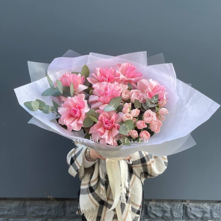 Букет французских и пионовидных роз  в Астрахани