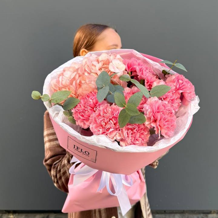 Дуо диантусы и гортензия в Астрахани