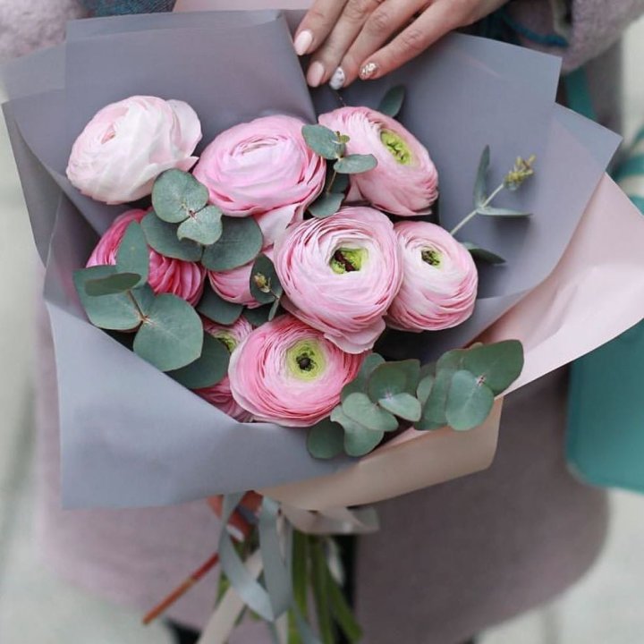 Ранункулюсы с эвкалиптом №1 в Астрахани