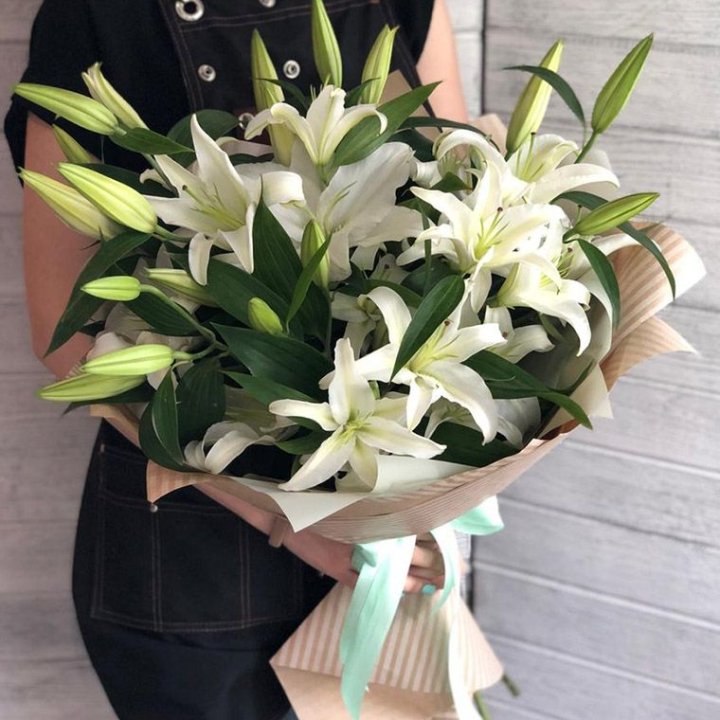 Букет белых лилий в Астрахани
