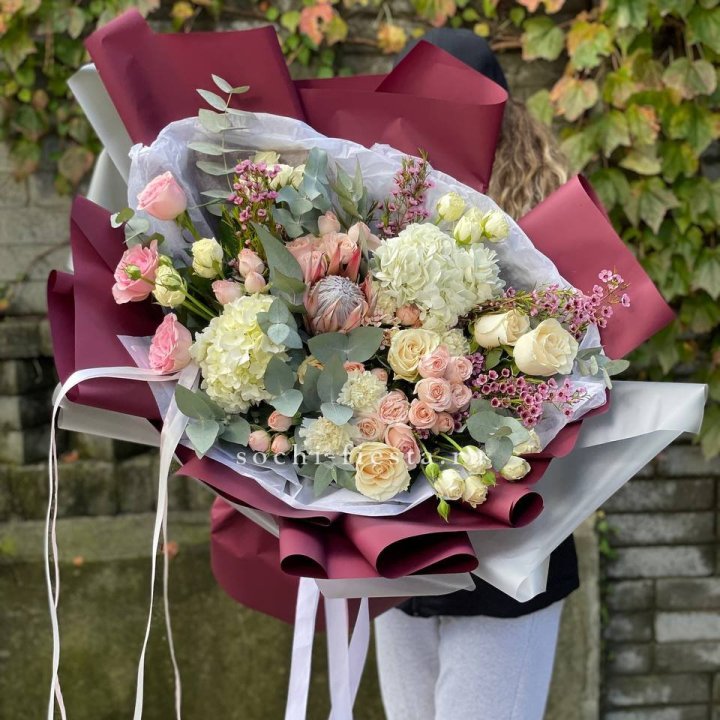 Авторский букет с протеей №1 в Астрахани