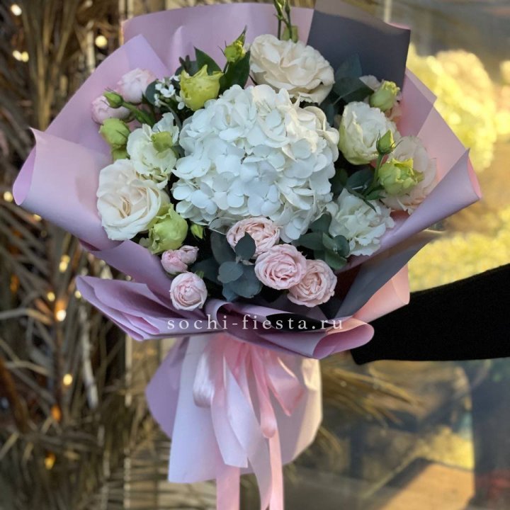 Букет с гортензией №3 в Астрахани