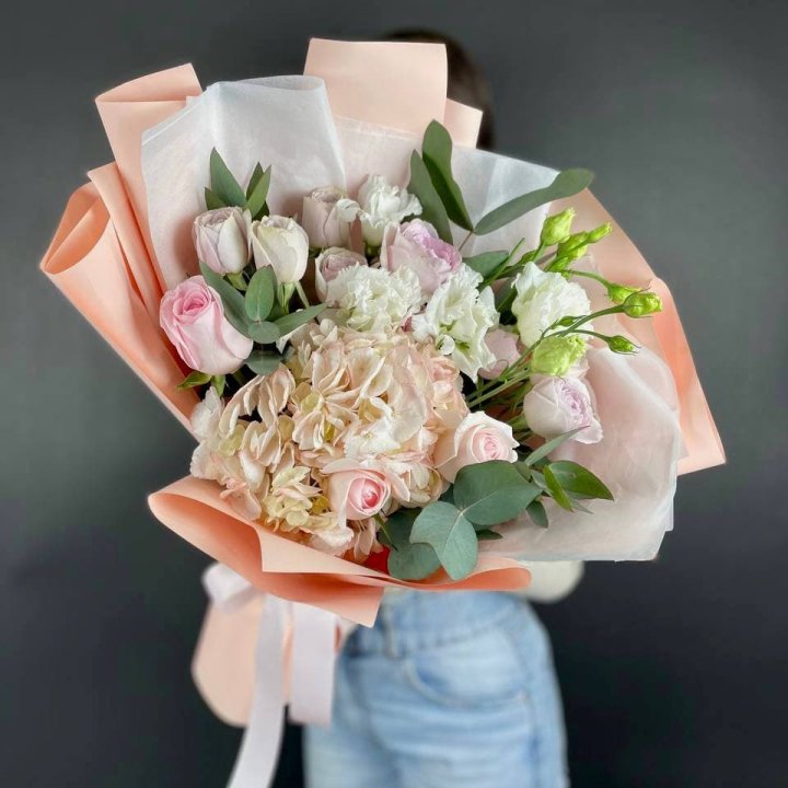 Букет с гортензией "Клодс" в Астрахани