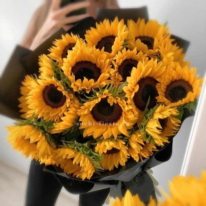 Букет подсолнухов "Гига" в Астрахани