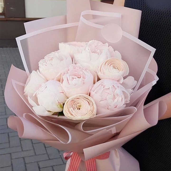 Пионы и ранункулюсы в Астрахани