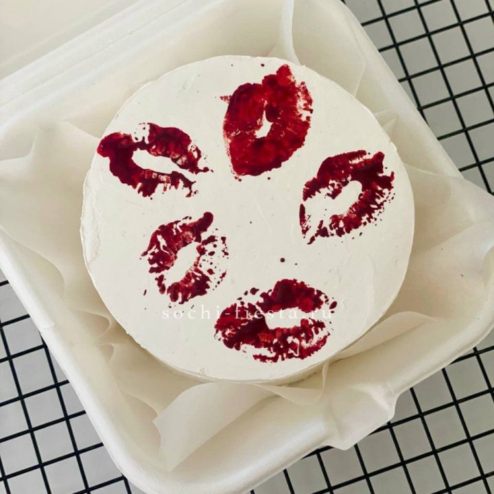 Бенто-торт "Поцелуй" в Астрахани