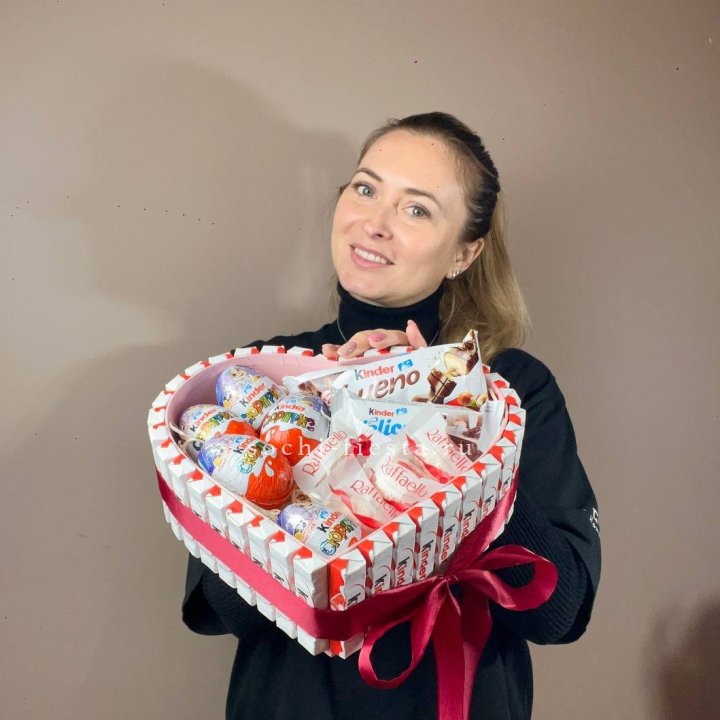 Подарочный набор сердце с Киндерами в Астрахани