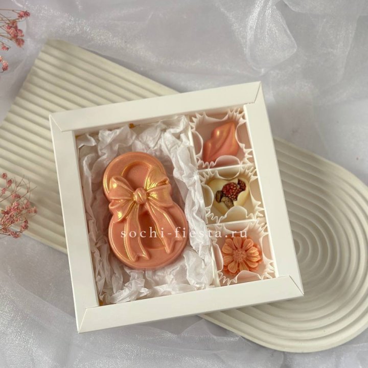 Конфеты из шоколада 8 Марта в Астрахани
