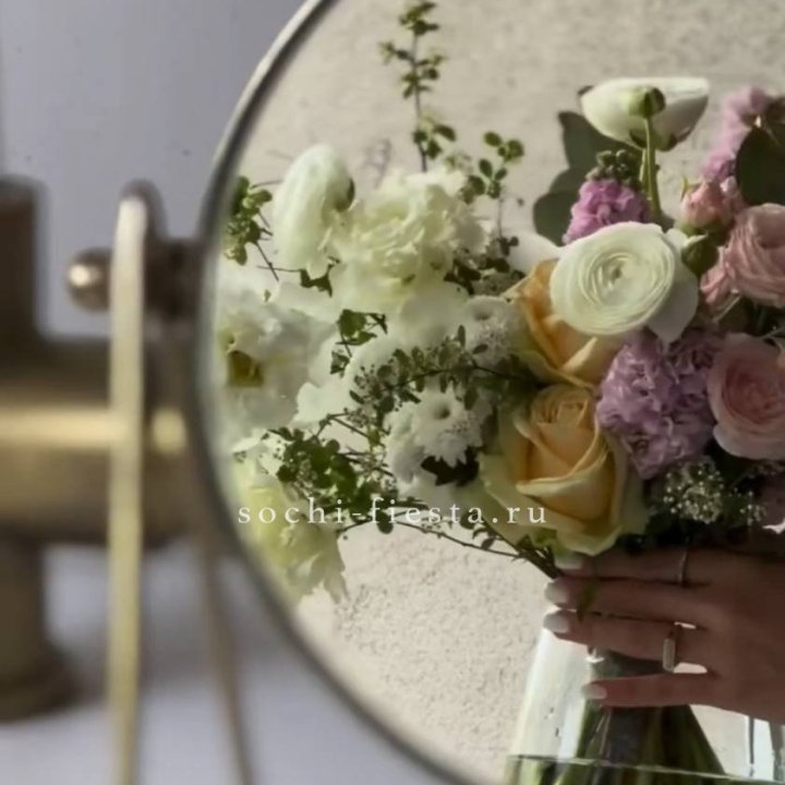 Цветочная подписка "Пакет средний" в Астрахани