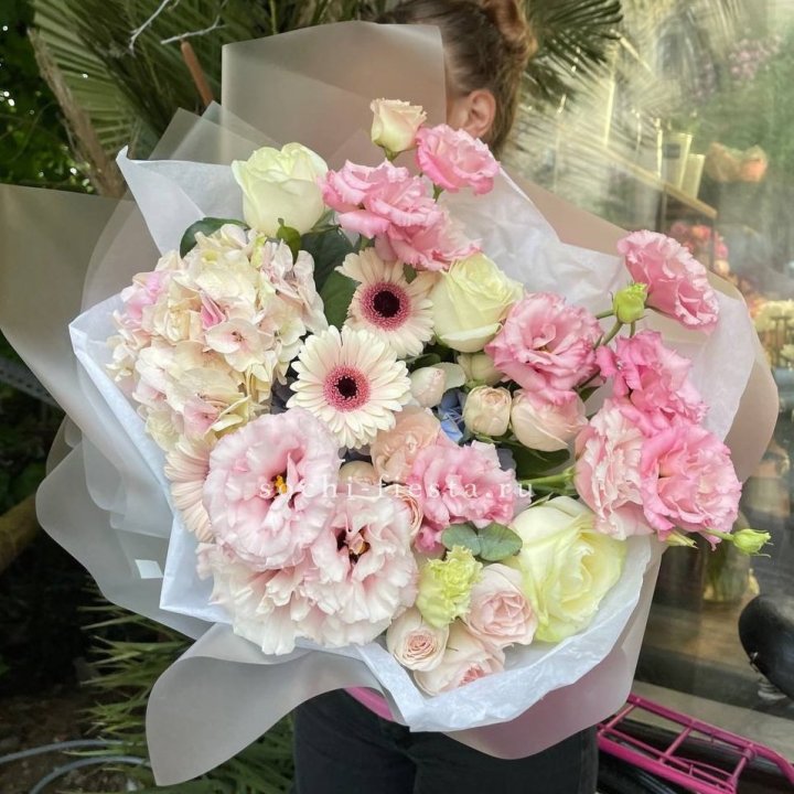 Дизайнерский букет "Лаундж пак" в Астрахани