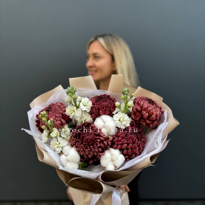 Хризантемы с маттиолой в Астрахани