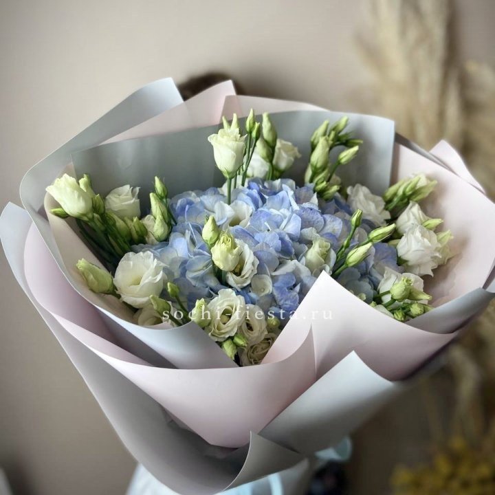 Букет с гортензией "Адель" в Астрахани