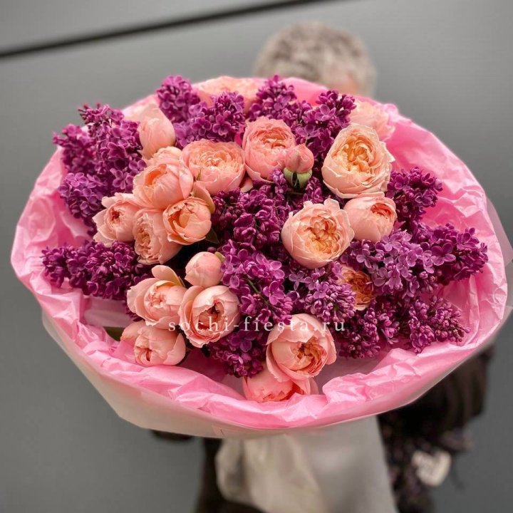  Дуо букет из кустовых роз и сирени в Астрахани