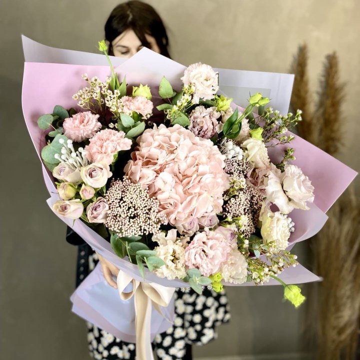 Дизайнерский букет "Трели кримс" в Астрахани