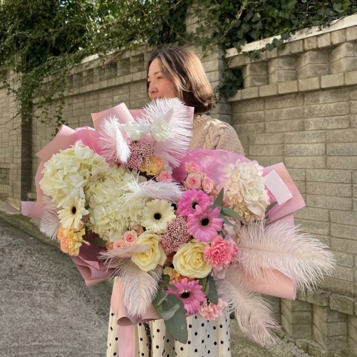 Дизайнерский букет "Валенсия" в Астрахани