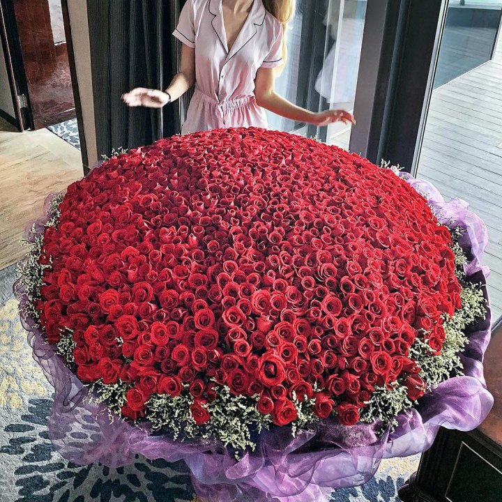 1001 роза в Астрахани