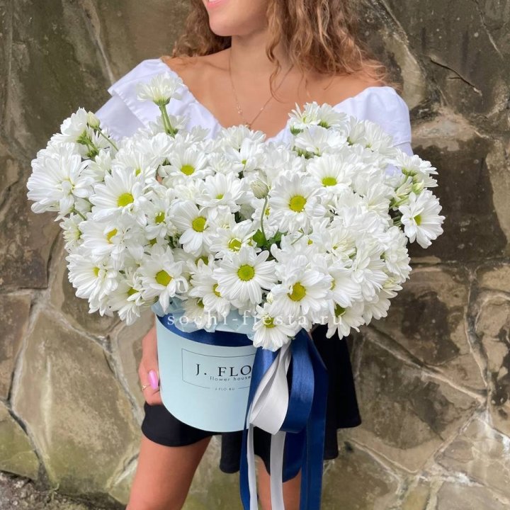 Коробка с хризантемами №2 в Астрахани