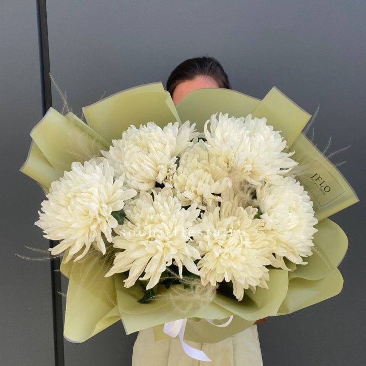 Букет одноголовых хризантем  в Астрахани