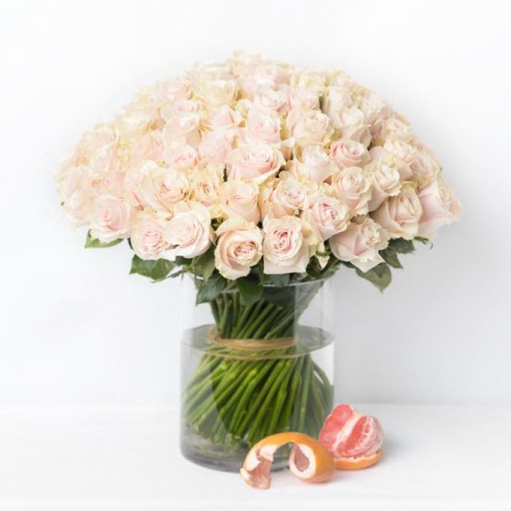 101 кремовая роза в Астрахани