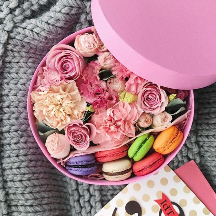 Цветочный бокс пинк в Астрахани