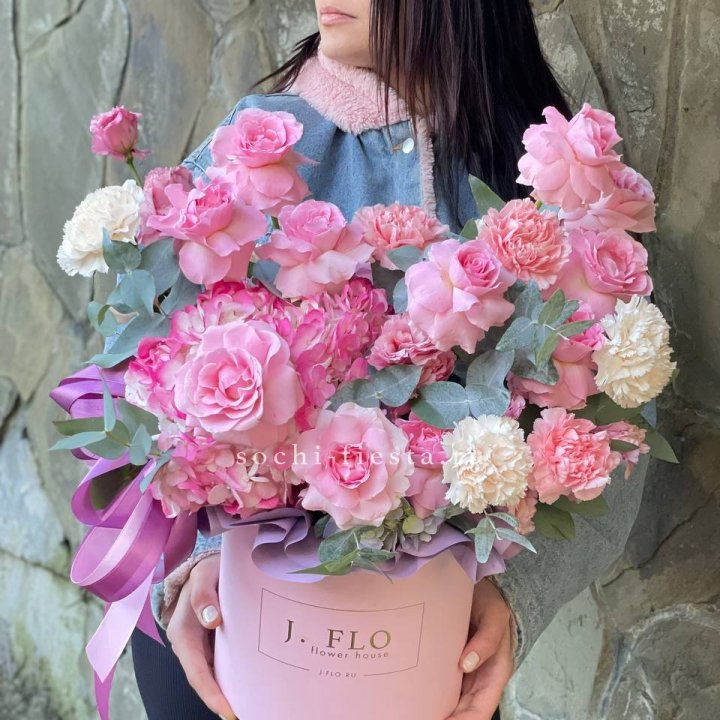 Цветочный бокс "Эсмиральда" в Астрахани