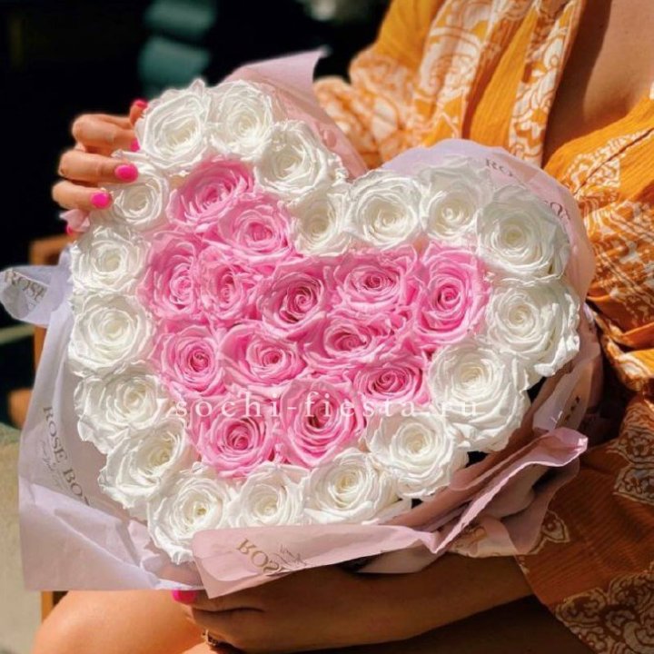 Бокс сердце с розами №2 в Астрахани