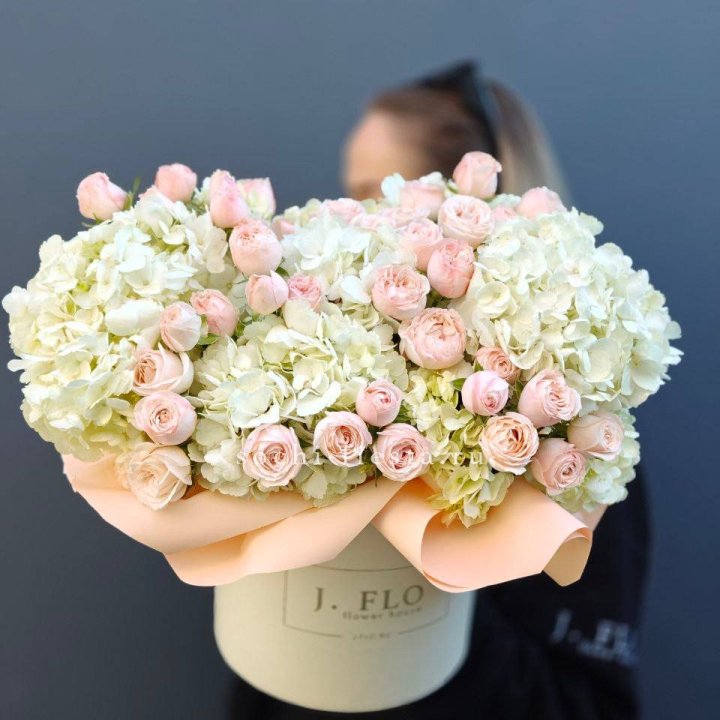 Дизайнерский бокс "Изабелла" в Астрахани