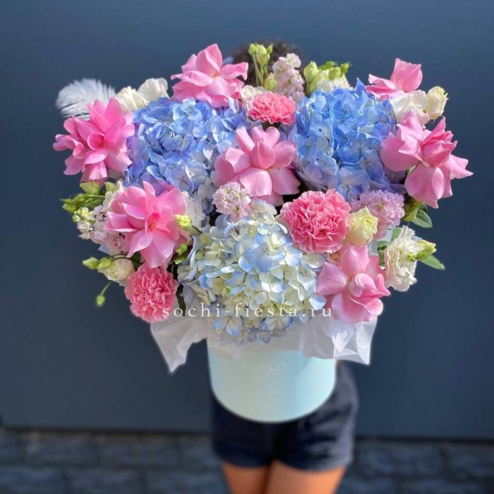 Коробка с цветами "Лемия" в Астрахани