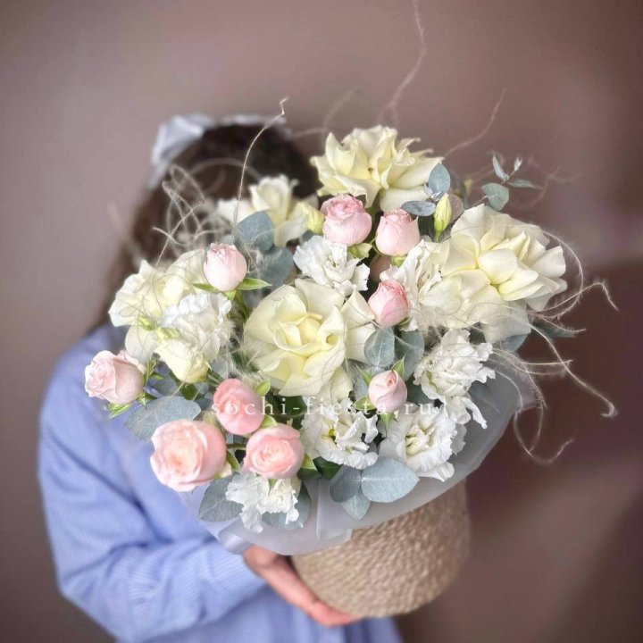 Авторский бокс "Милена" в джутовом кашпо в Астрахани