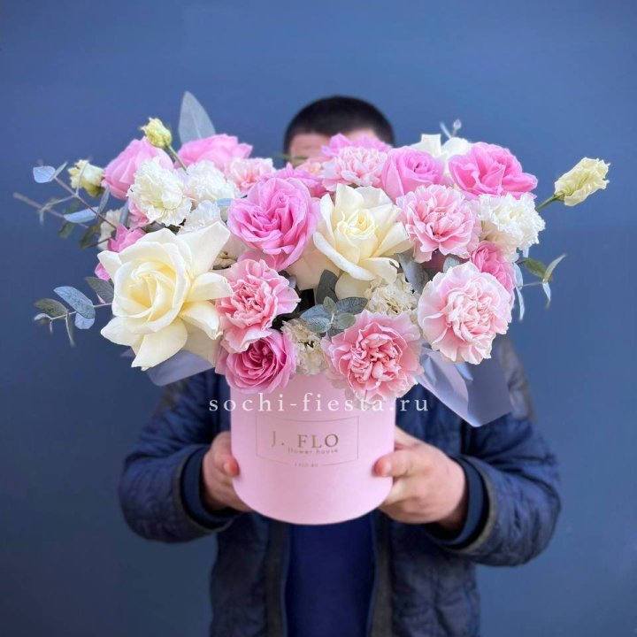 Цветочный бокс "Памела" в Астрахани