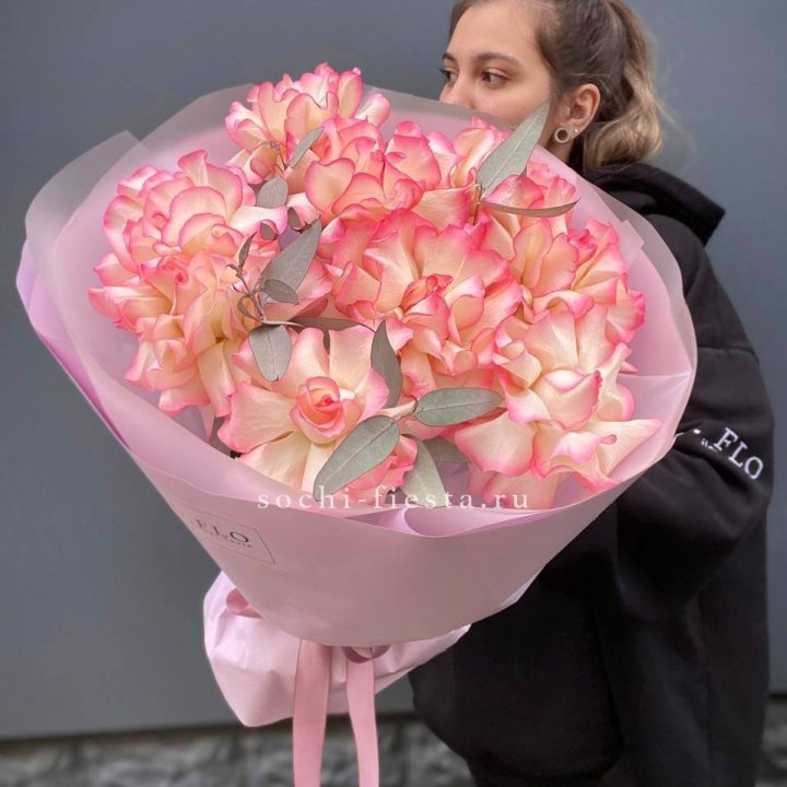 9 французских роз Джумилия в Астрахани