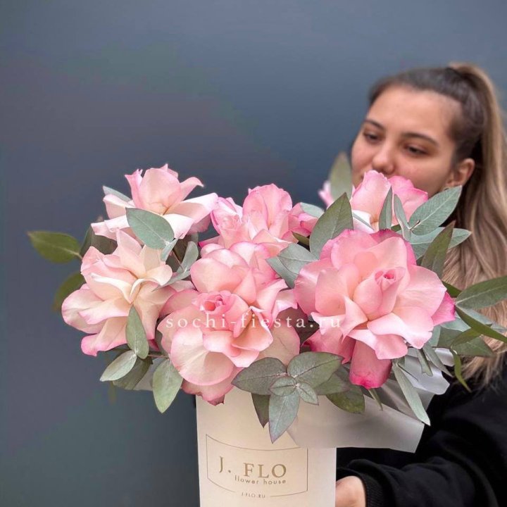 7 Французских роз в боксе в Астрахани