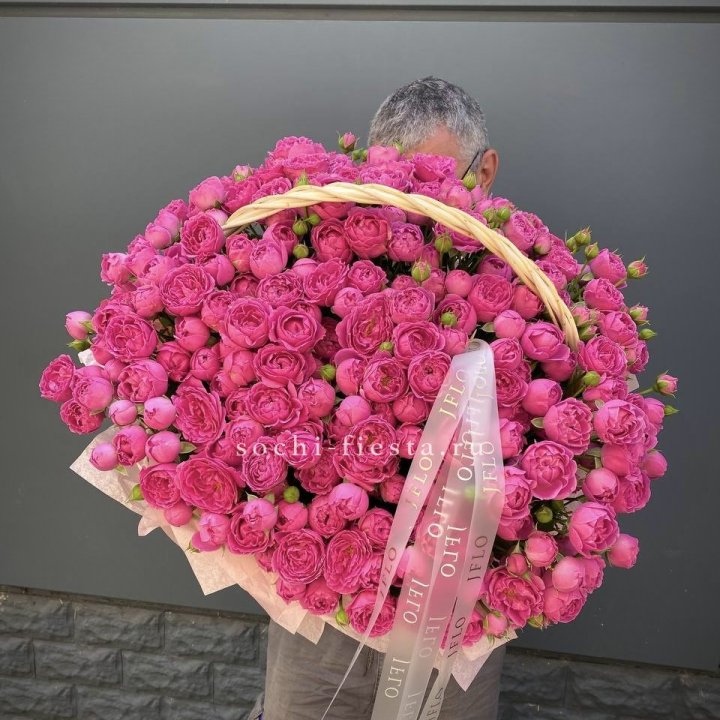 Корзина роз Мисти Баблс 151 в Астрахани