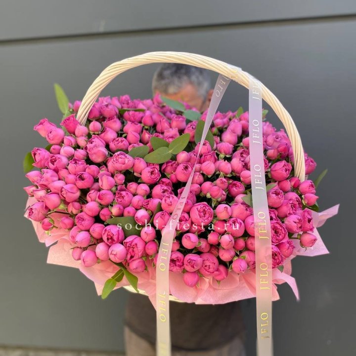 Корзина роз Мисти Баблс 101 в Астрахани