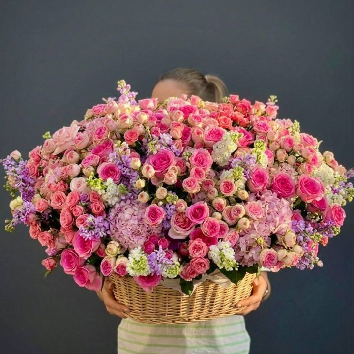 Цветочная корзина гигант №5 в Астрахани
