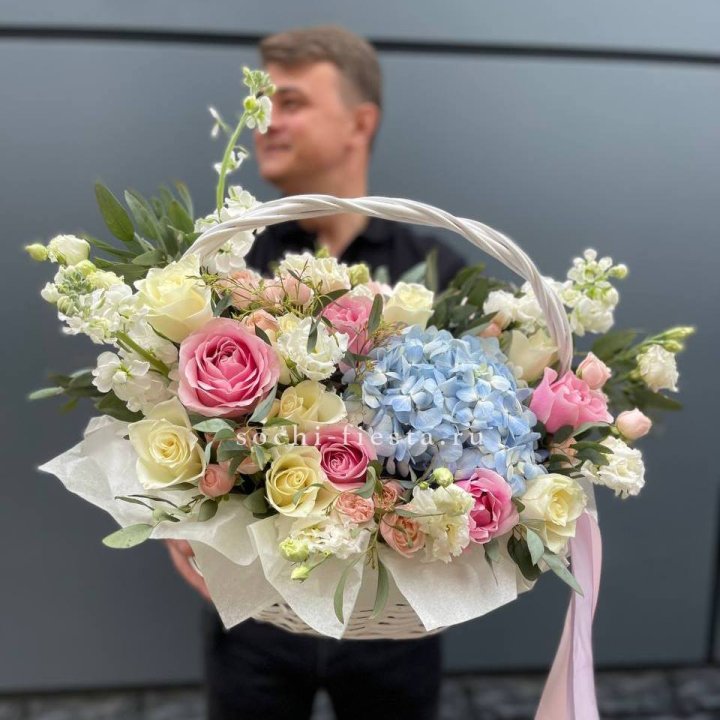 Авторская корзина "Аполинария" в Астрахани