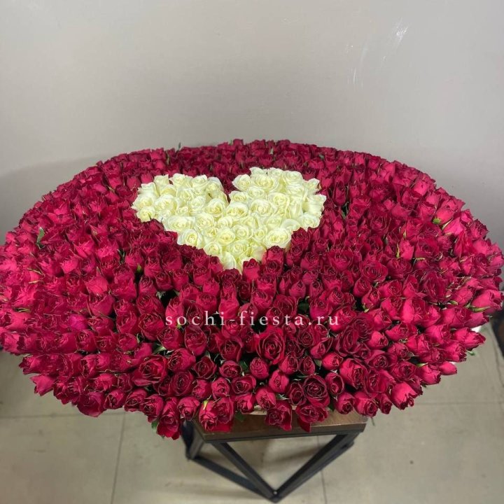 501 роза в корзине в Астрахани