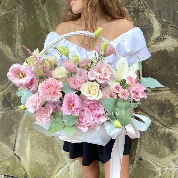 Авторская корзина "Миа" в Астрахани