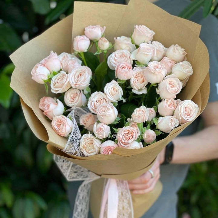 Кустовые розы букет №1 в Астрахани