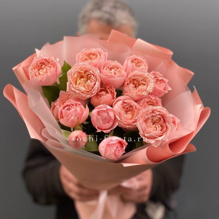 Букет комплимент из кустовых роз Джульетта в Астрахани