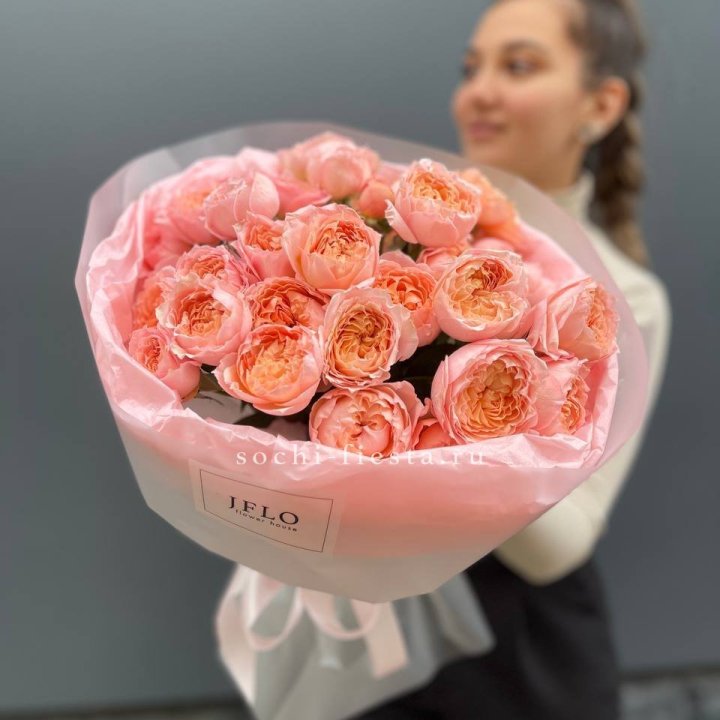 Букет из пионовидных роз Джульетта в Астрахани