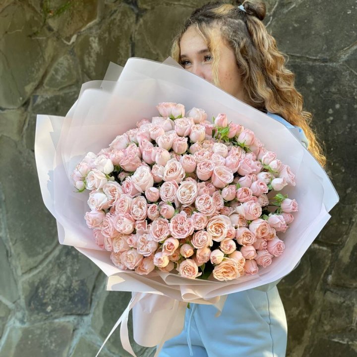 45 роза бомбастик Крем в Астрахани