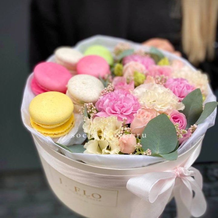 Бокс с макаронс Нежный в Астрахани