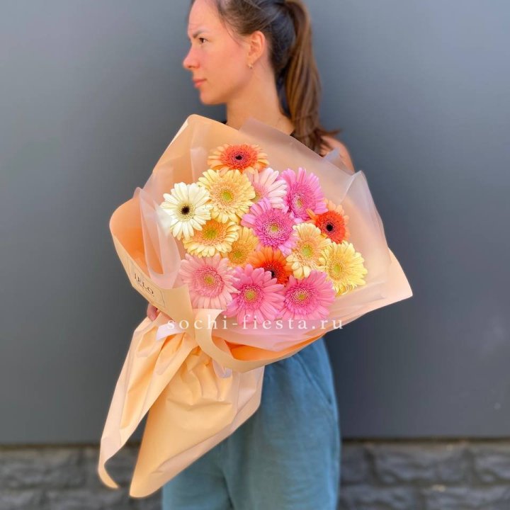 Букет разноцветных гербер в Астрахани
